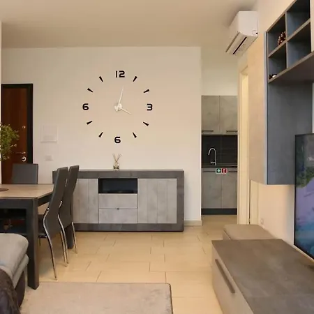 Best Of The Best, 2room Suite#6 At Ambra Apartments, Luxurious, Lift, Private Parking Apartment Olbia