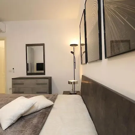 Best Of The Best, 2room Suite#6 At Ambra Apartments, Luxurious, Lift, Private Parking Apartment *